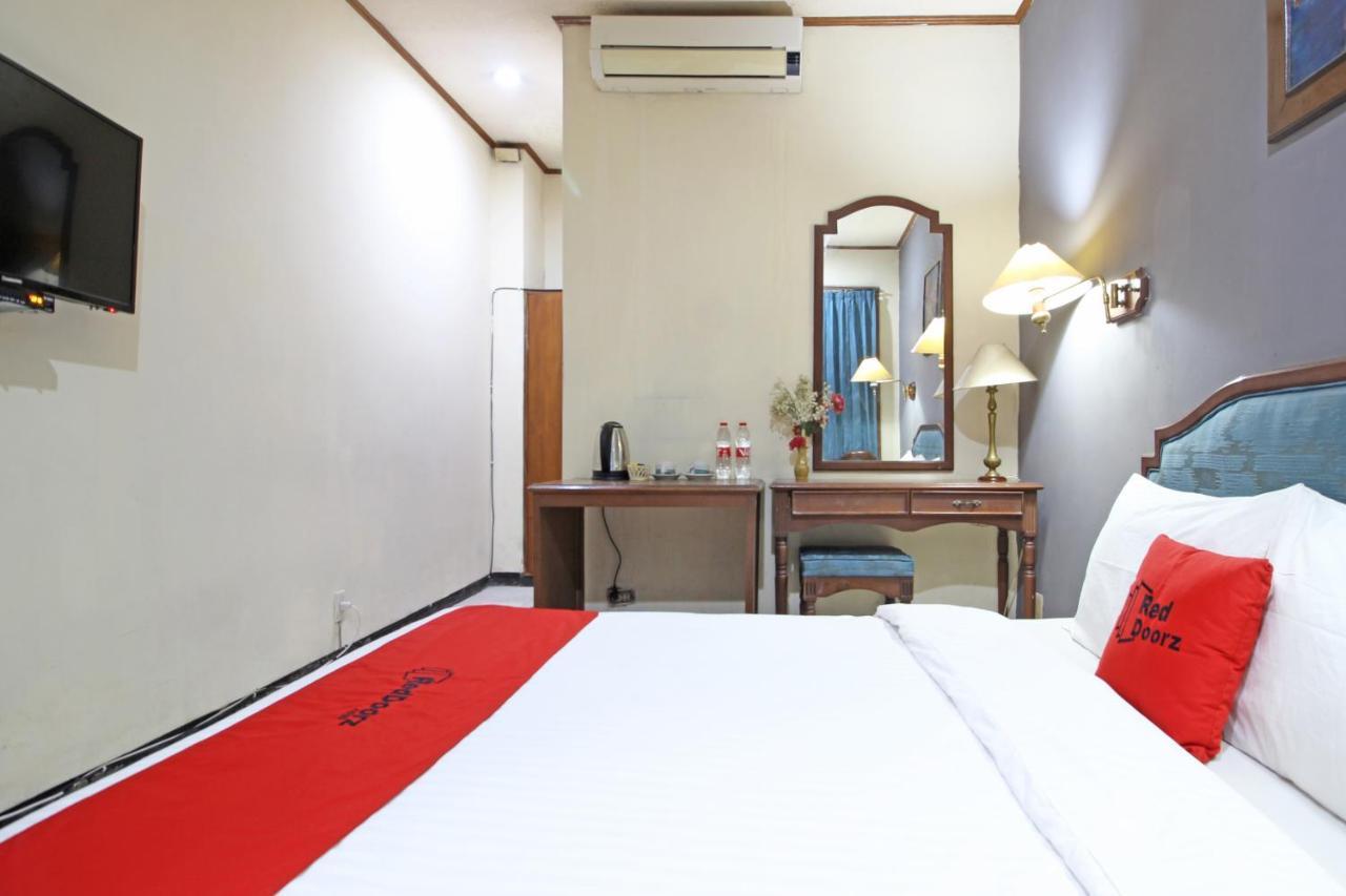 Reddoorz Near Malioboro Tugu Station Jogja Hotel Yogyakarta Exterior photo
