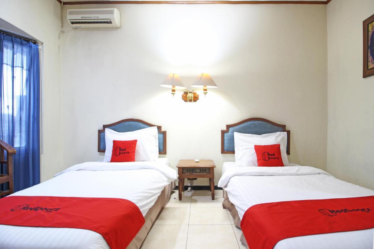 Reddoorz Near Malioboro Tugu Station Jogja Hotel Yogyakarta Exterior photo
