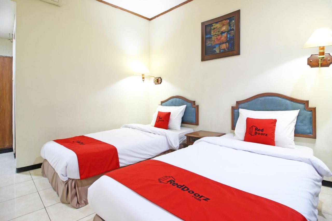Reddoorz Near Malioboro Tugu Station Jogja Hotel Yogyakarta Exterior photo