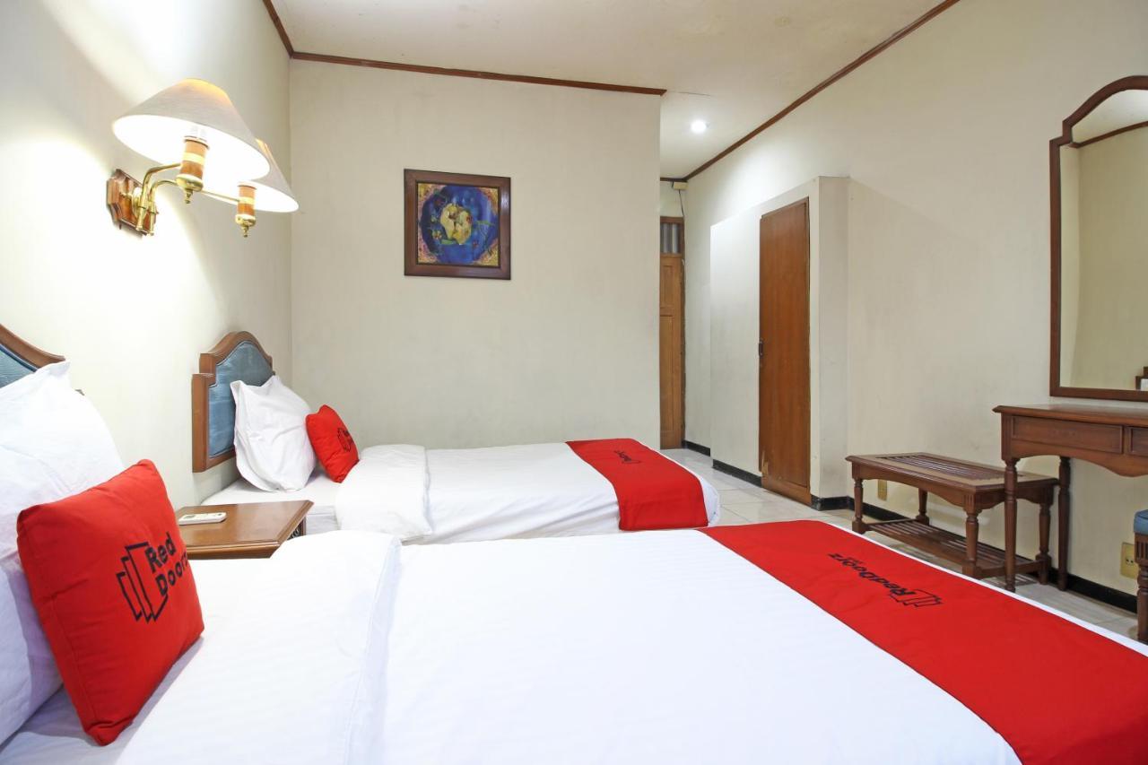 Reddoorz Near Malioboro Tugu Station Jogja Hotel Yogyakarta Exterior photo